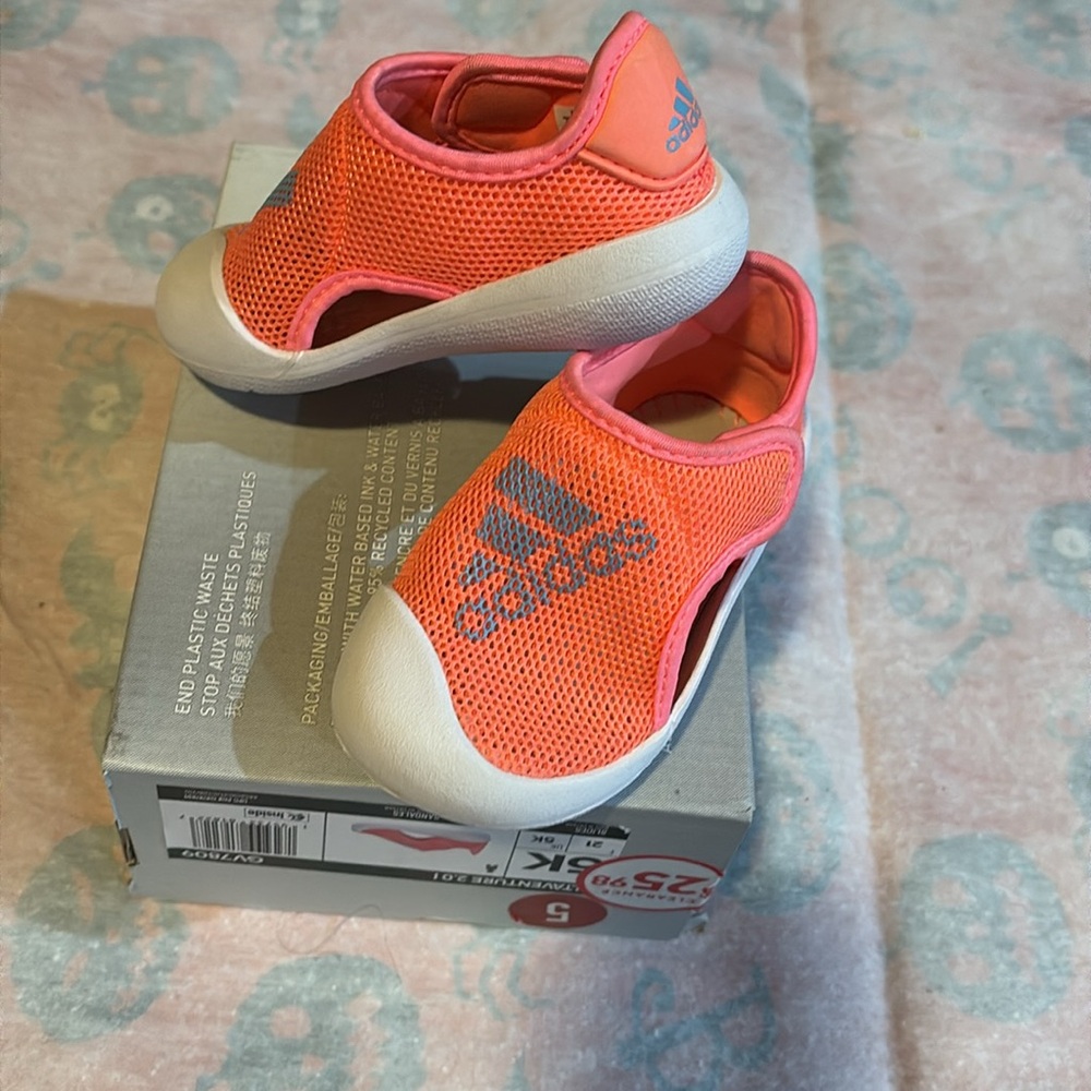 Adidas - Picture 3 of 9